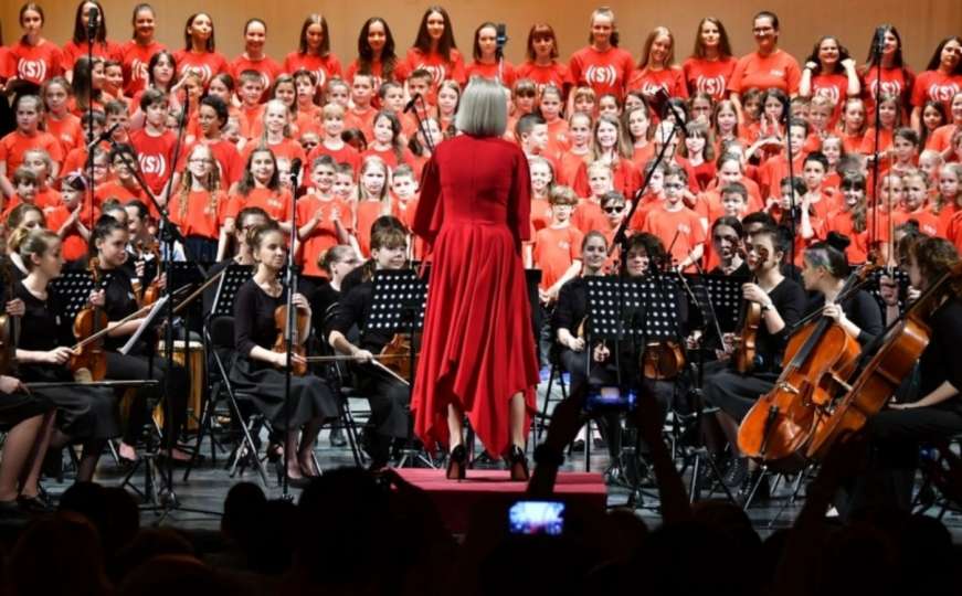 Spektakl u Sarajevu: Hor bečkih dječaka i "Superar" mališani na sceni NPS